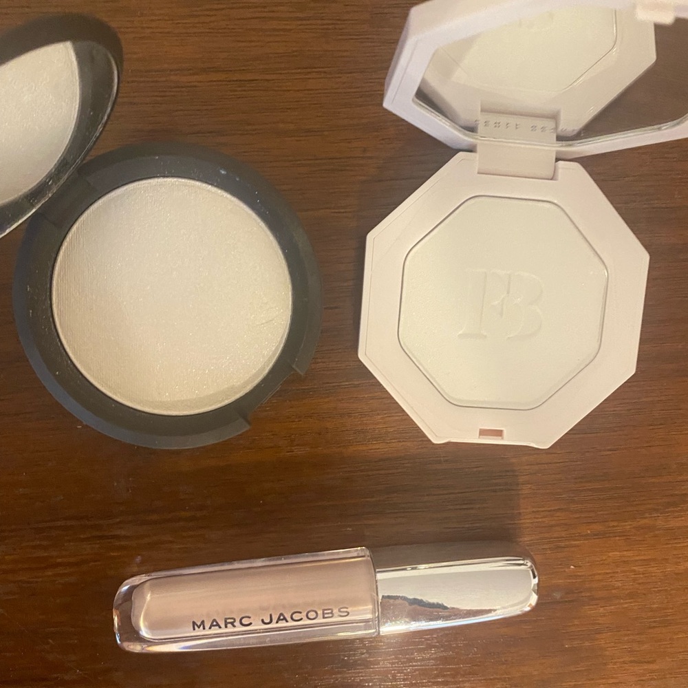 Gently used highlighter bundle! Fenty beauty, Becca, and Marc Jacobs
